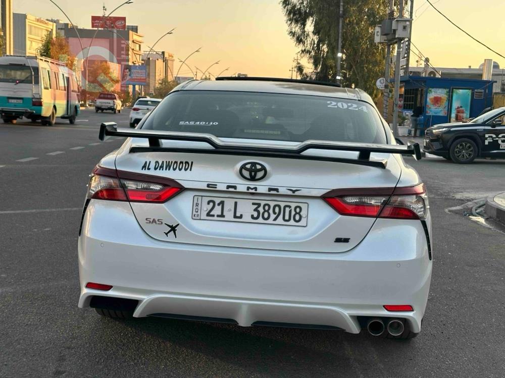 تۆیۆتا کامری